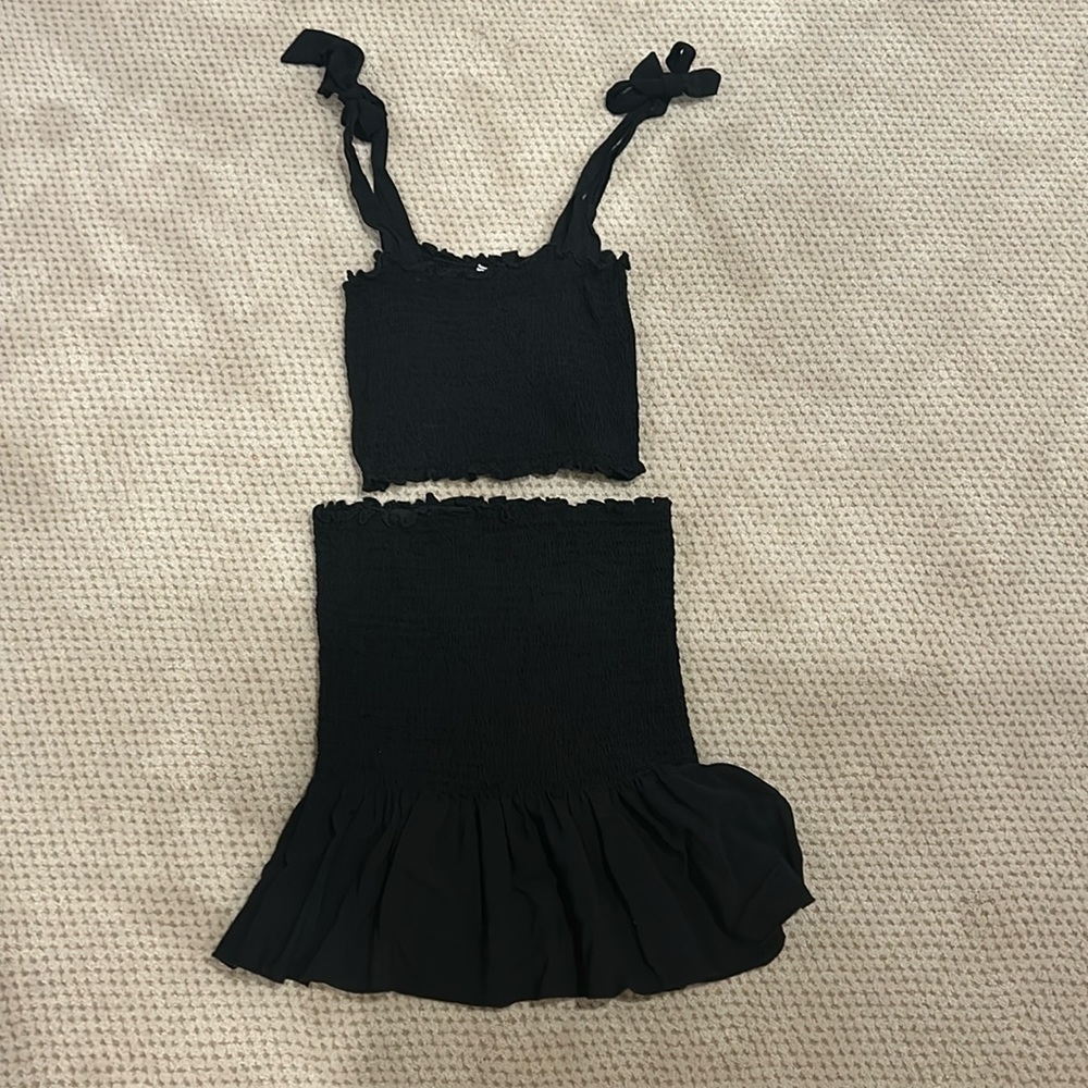 adorable ruched black skirt set